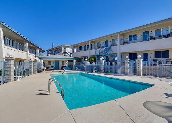 Pool Access & Mtn Views: Havasu Condo! Ferienhaus