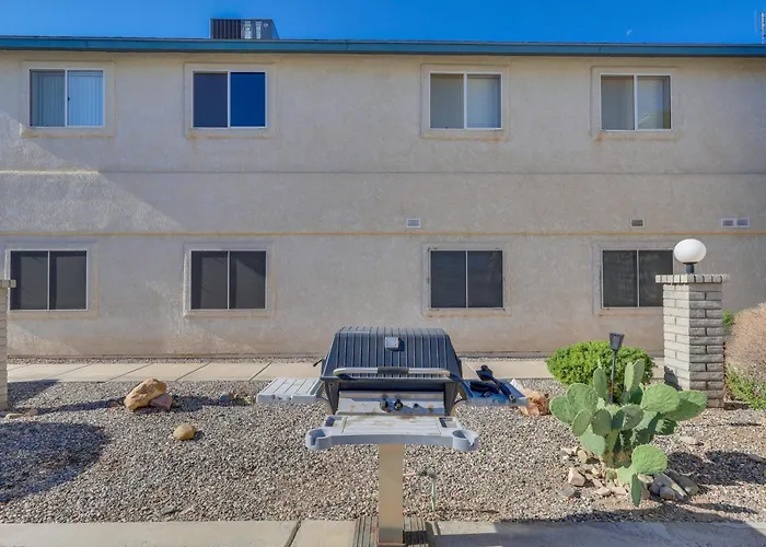Pool Access & Mtn Views: Havasu Condo! Ferienhaus
