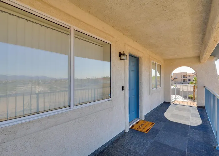 Pool Access & Mtn Views: Havasu Condo! Ferienhaus Lake Havasu City